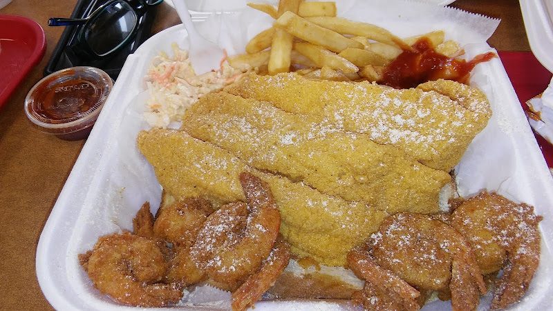 Hook’s Catch Seafood and Wings – Memphis
