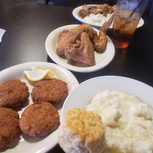 Kiki’s Chicken and Waffles