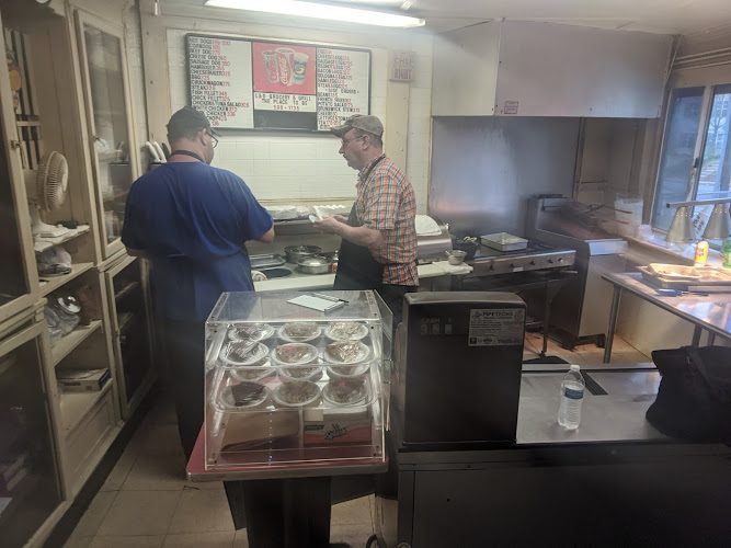 L & D Grocery & Grill