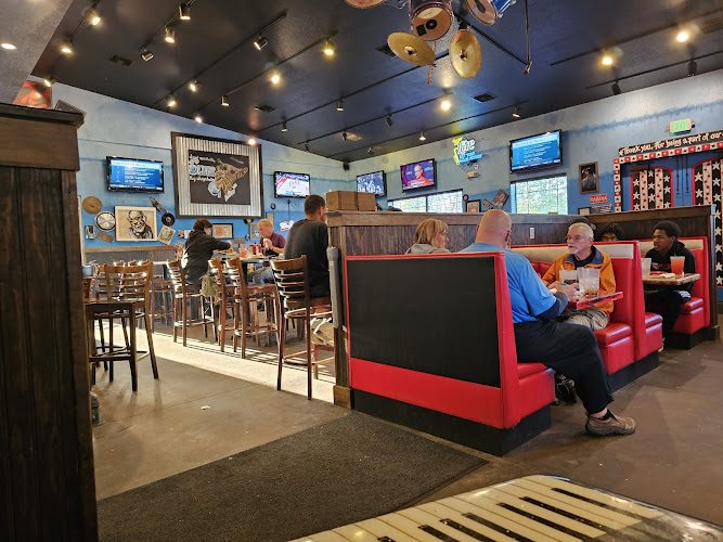 Mojo’s-Food. Music. Soul. (Belleview Location)